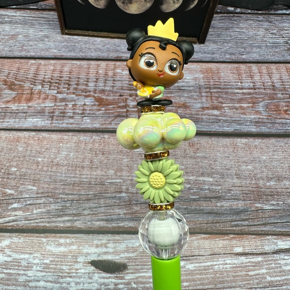 Disney Princess Tiana Doorables Handmade Beaded Pen NEW - Picture 4 of 4